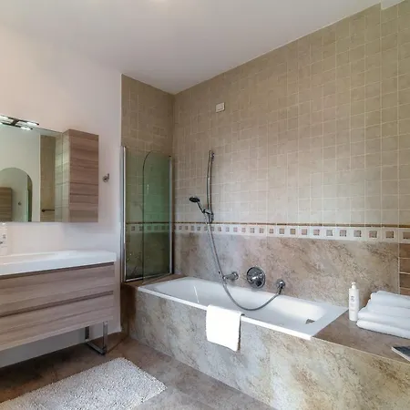 Casa Fortuna - By Myhomeincomo Apartment *