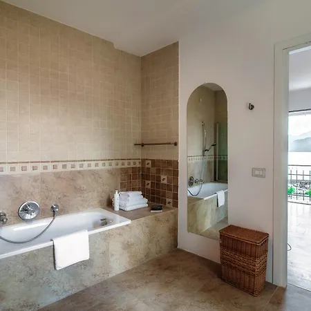 Casa Fortuna - By Myhomeincomo Lejlighed Argegno